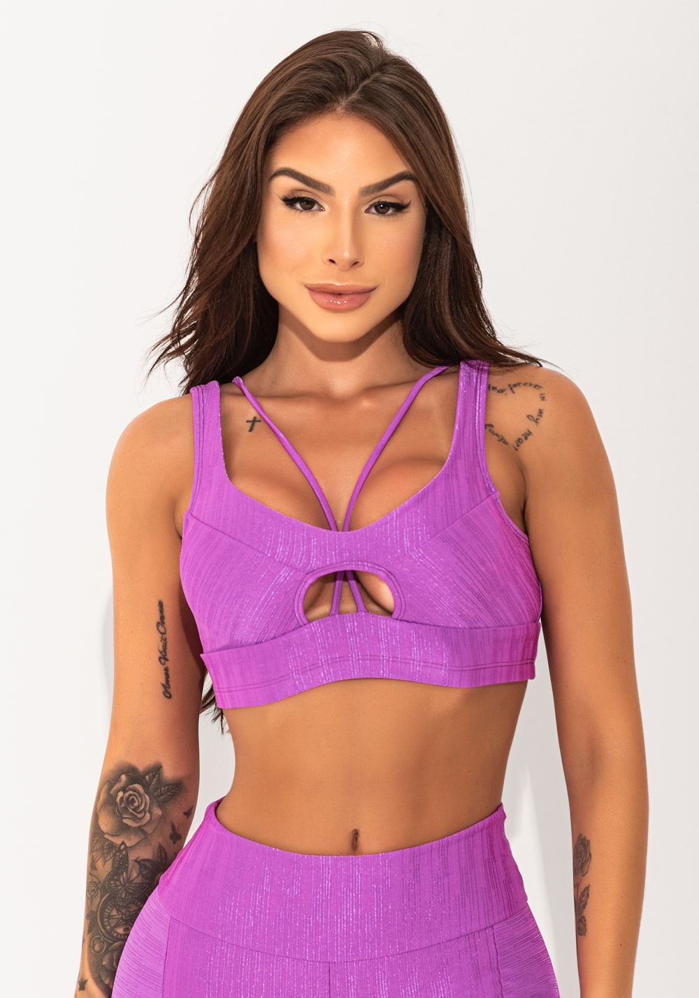 Top fitness feminino lilás texturizado cut-out com recortes elegance