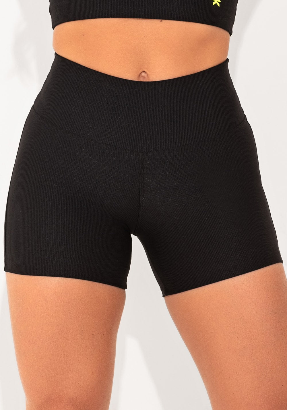 Short fitness feminino preto canelado elegance