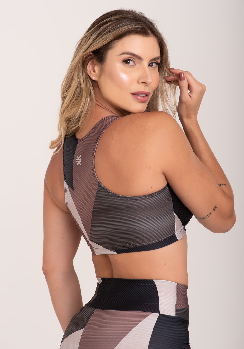 Top fitness feminino nadador estampado strip marrom printed
