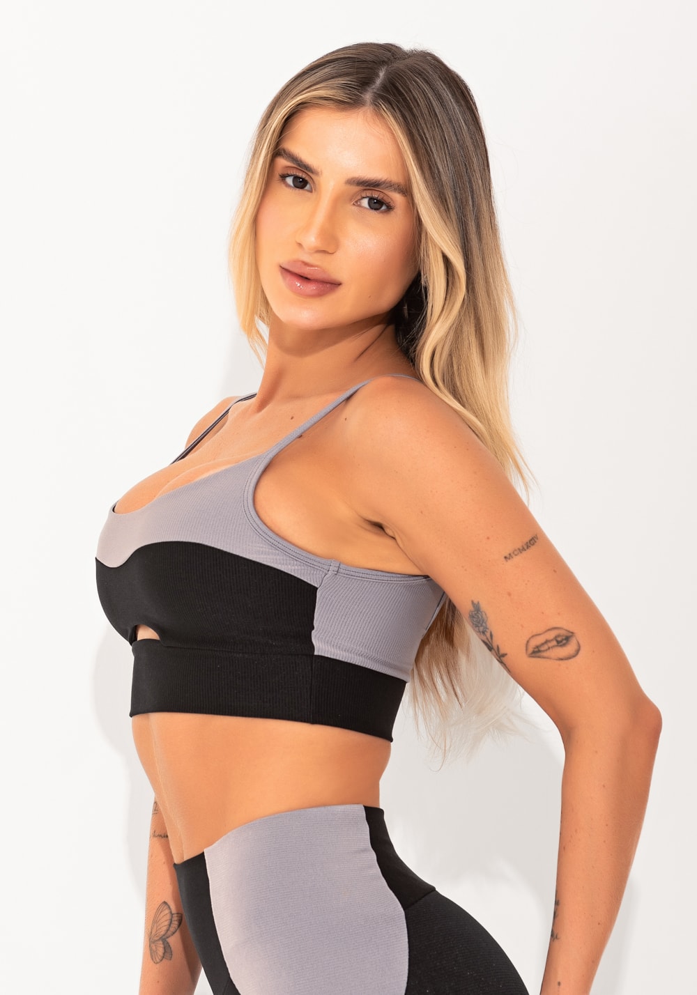 Top fitness feminino preto e cinza com bojo canelado elegance