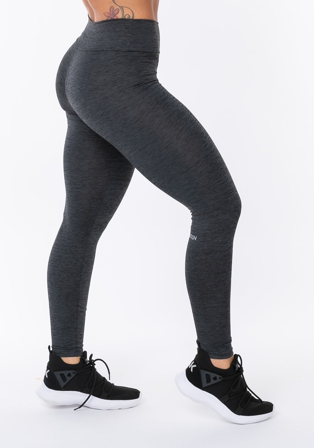 Calça legging com silk na perna nation grafite