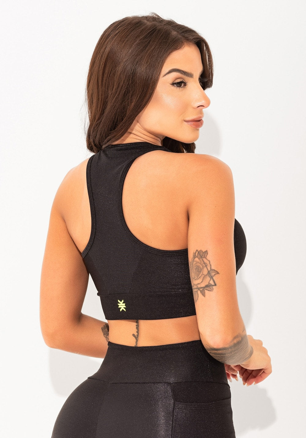 Top fitness feminino preto canelado cut-out elegance