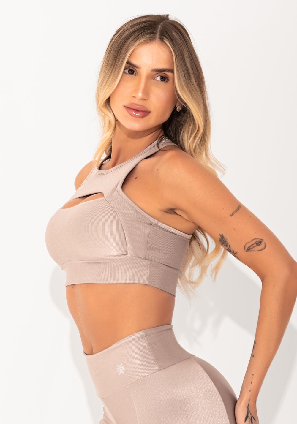 Top fitness feminino nude canelado cut-out elegance