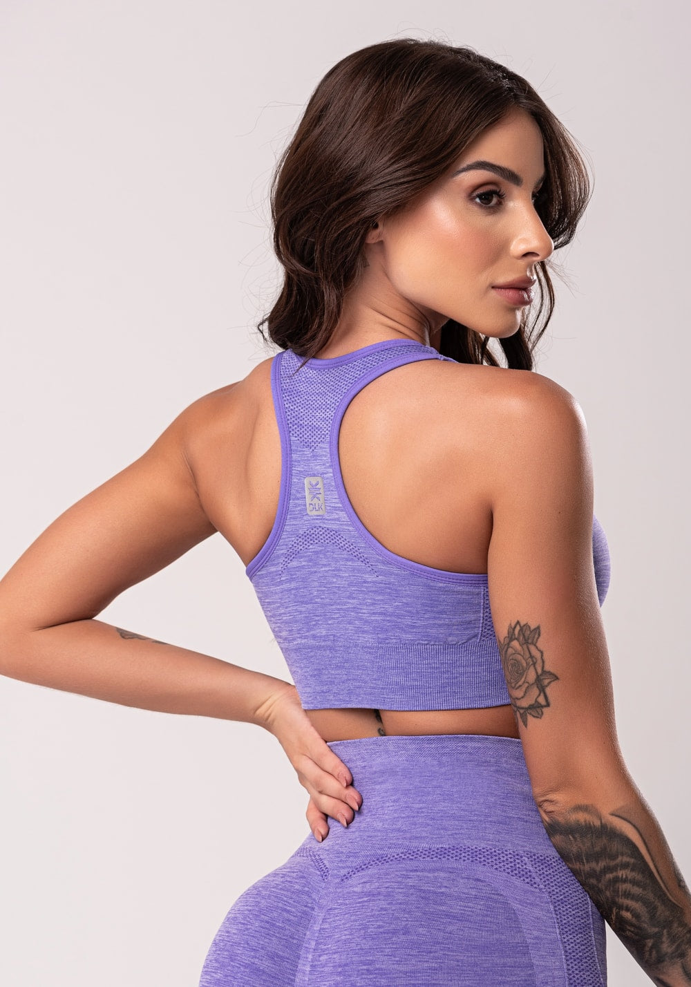 Top fitness feminino roxo modelo nadador com bojo seamless
