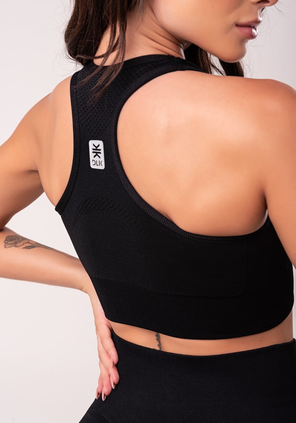 Top fitness feminino nadador preto sem costura com bojo removível seamless