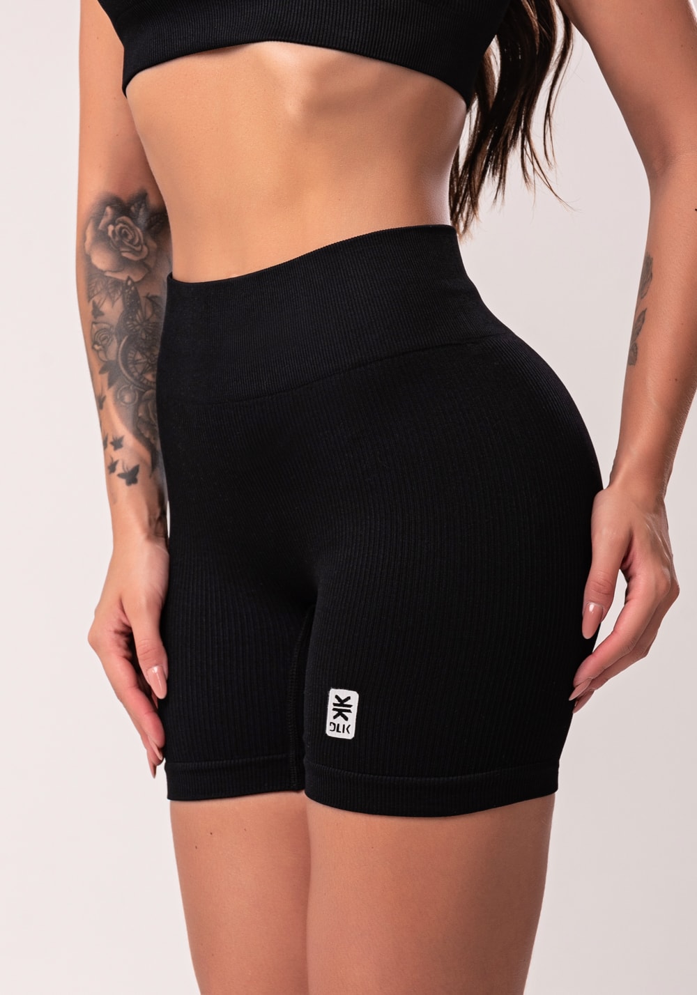 Bermuda fitness feminina preto com cós alto texturizada seamless