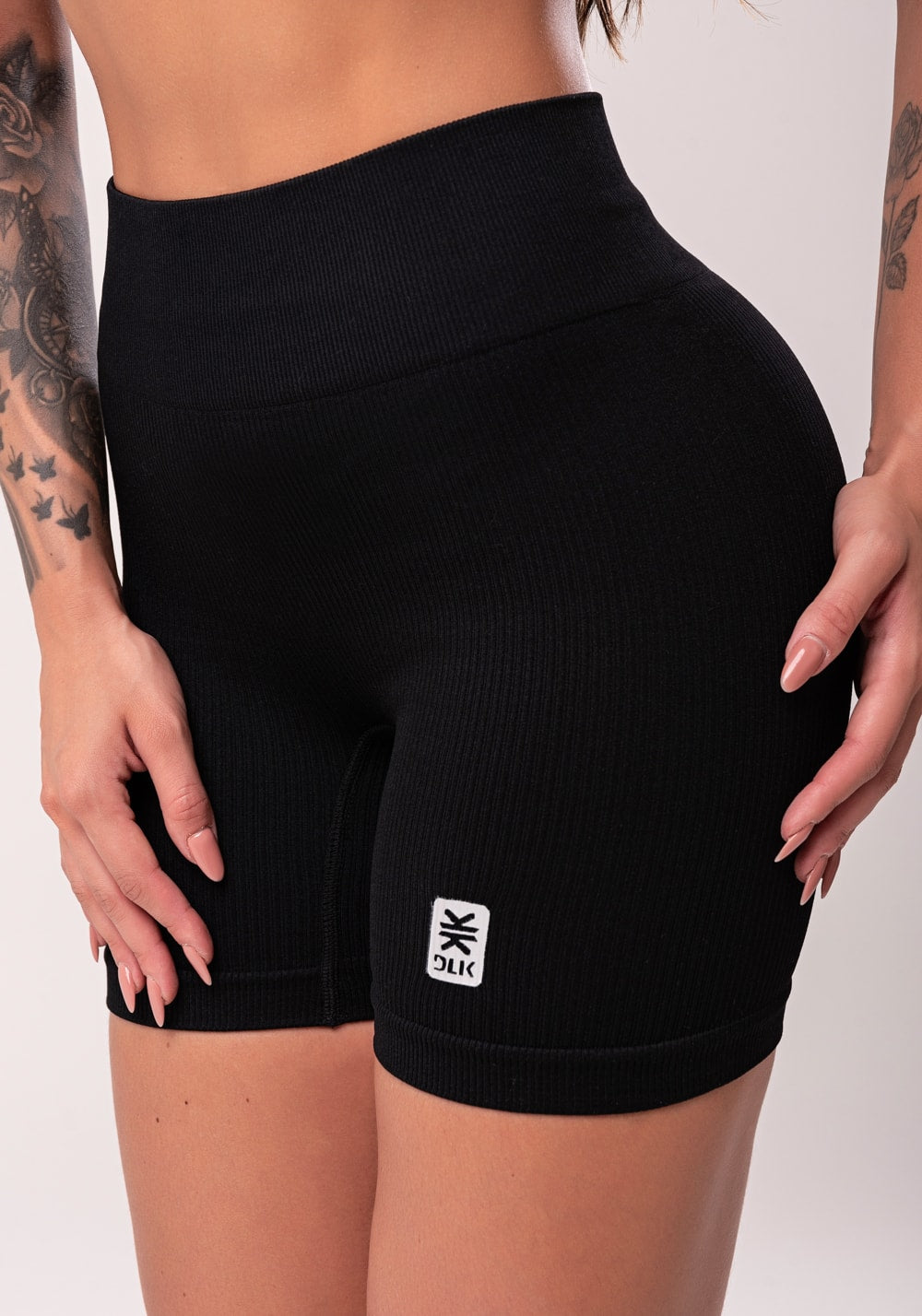 Bermuda fitness feminina preto com cós alto texturizada seamless