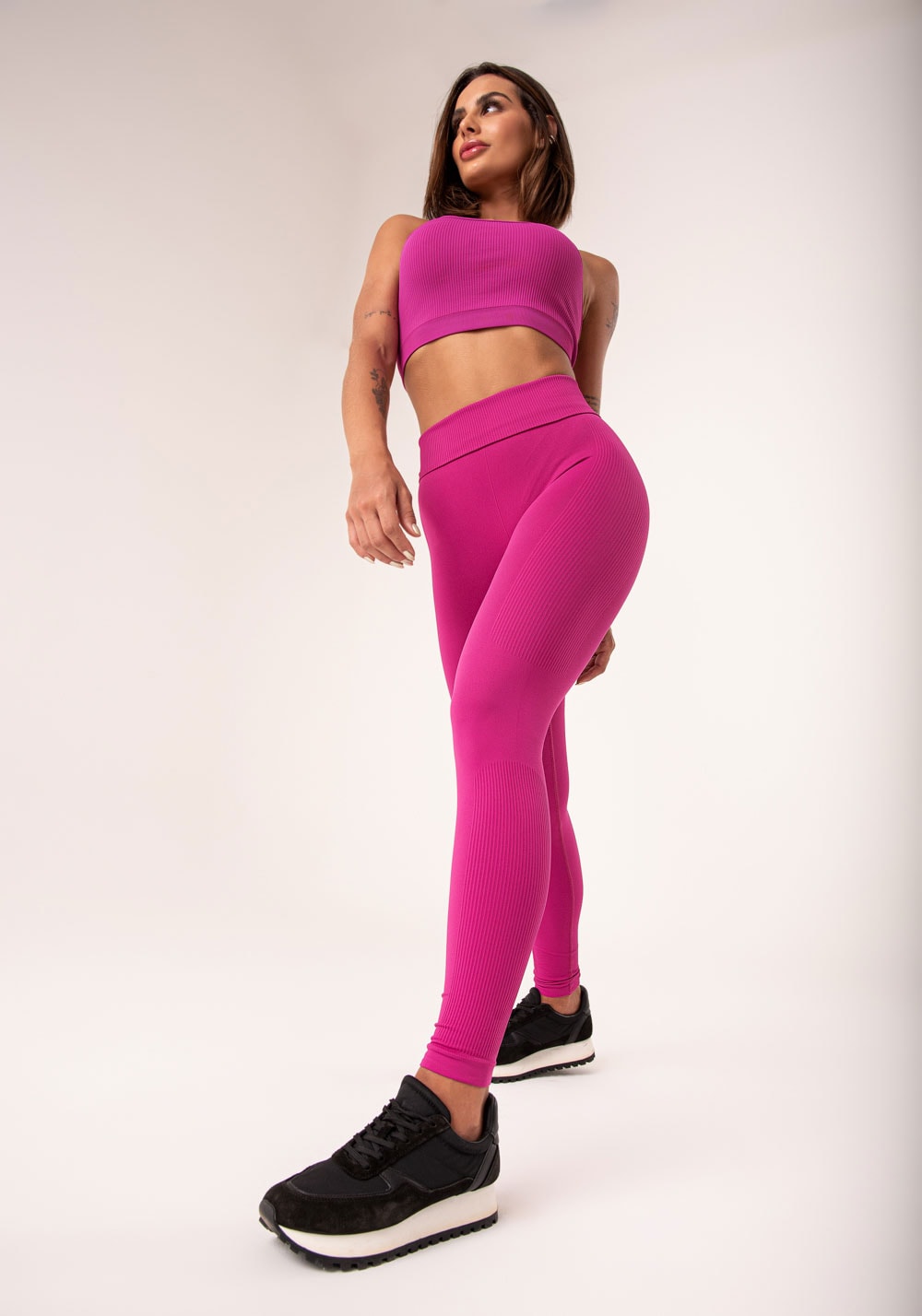 Legging fitness feminina fúcsia com recorte canelado seamless