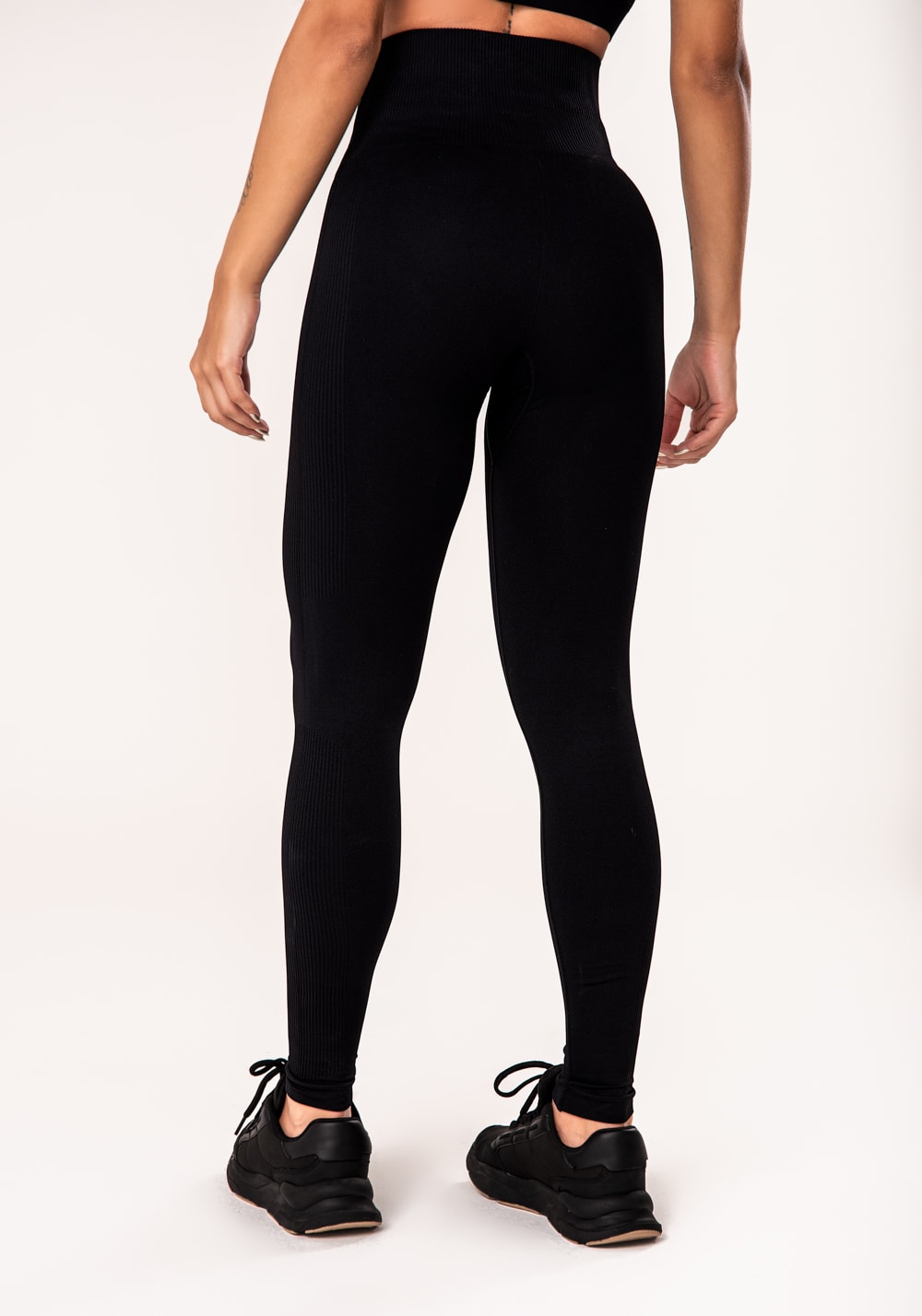 Legging fitness feminina preto com recorte canelado seamless