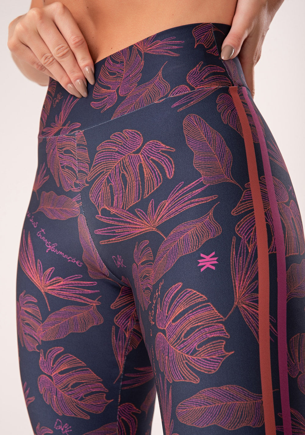 Legging fitness feminina estampada folhagens bordadas printed
