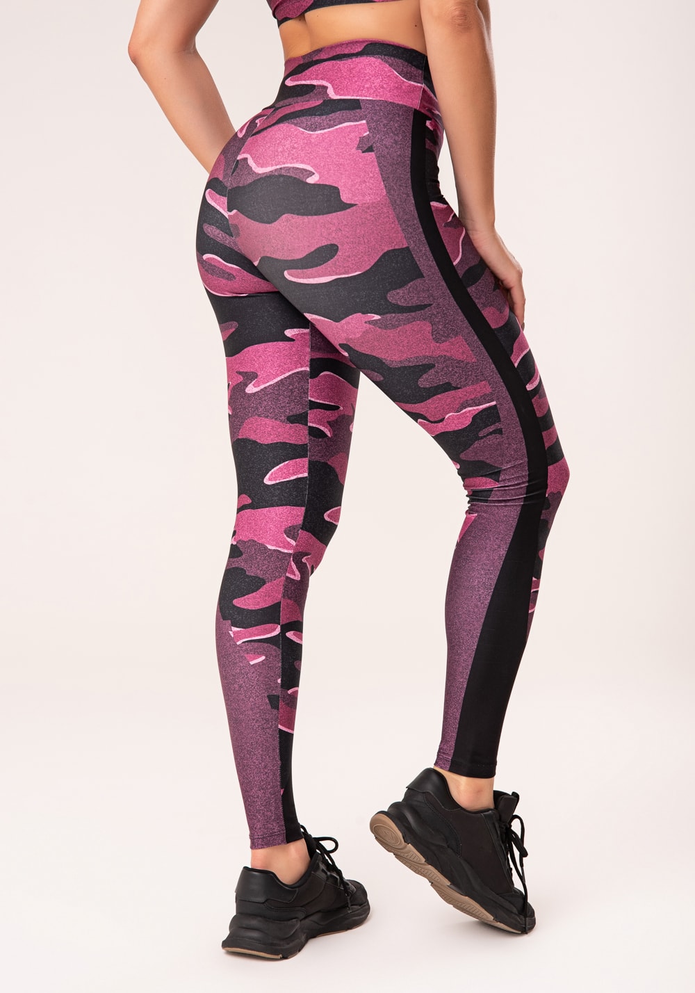 Legging fitness feminina estampada camuflado rosa e preto printed