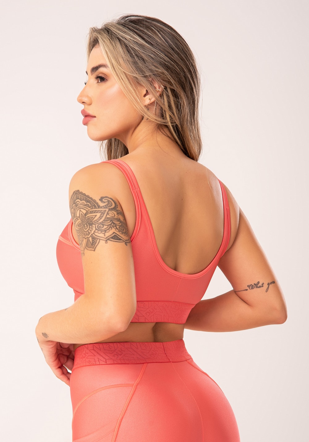 Top fitness feminino coral com alças duplas e elástico flow