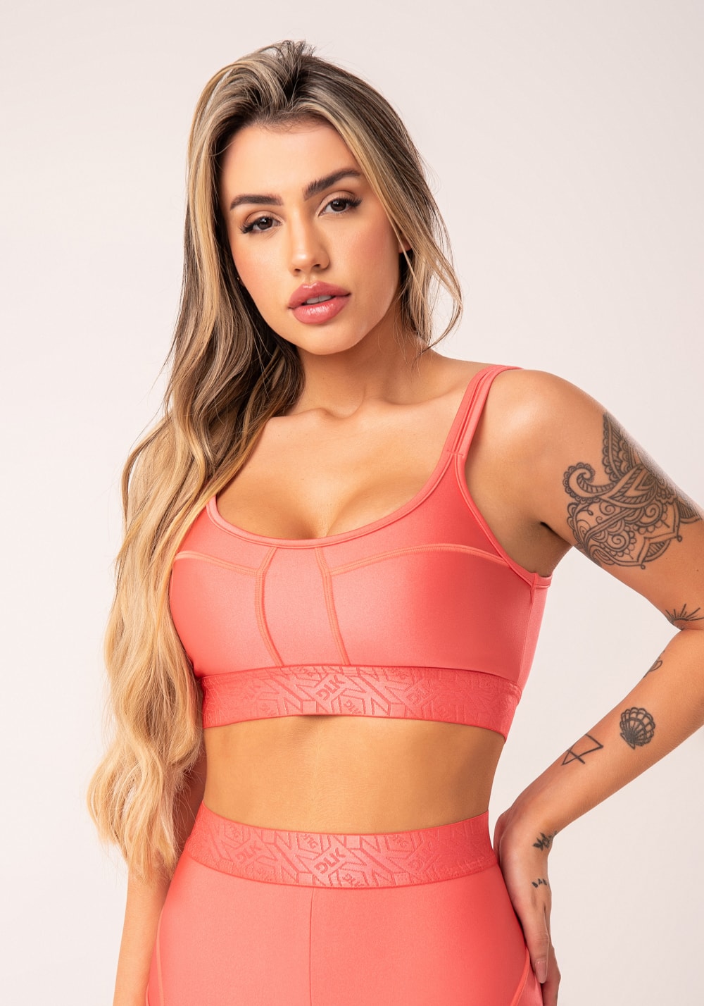 Top fitness feminino coral com alças duplas e elástico flow