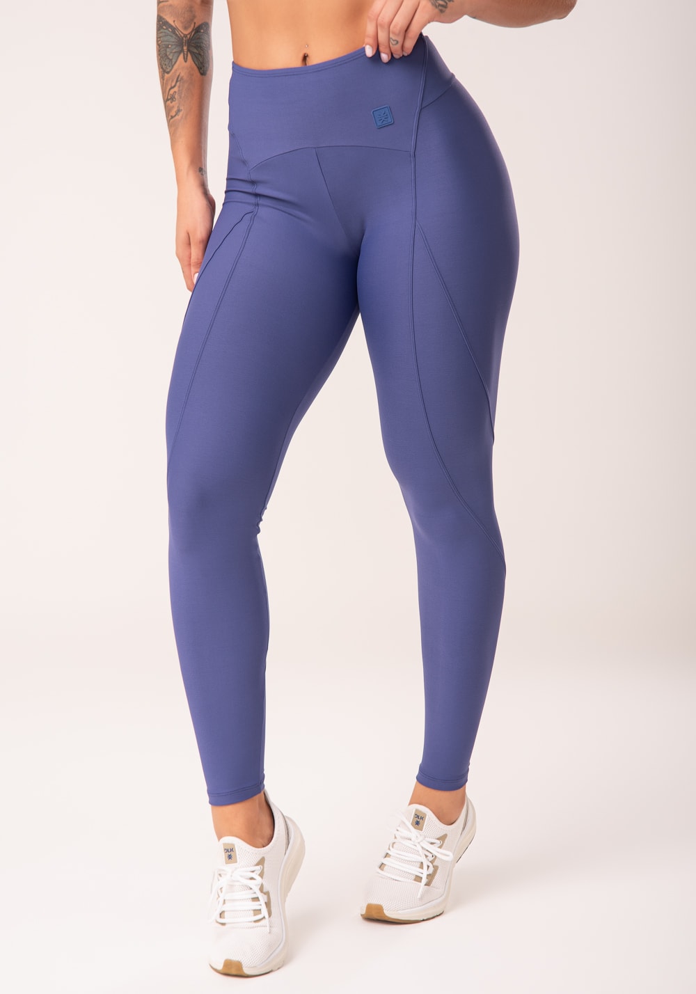 Legging fitness feminina azul com recortes e pesponto flow