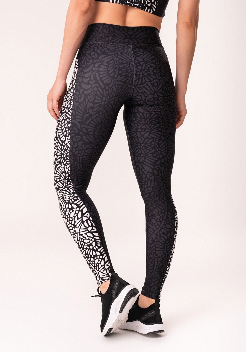 Legging fitness feminina estampada arabesco preto e nude printed