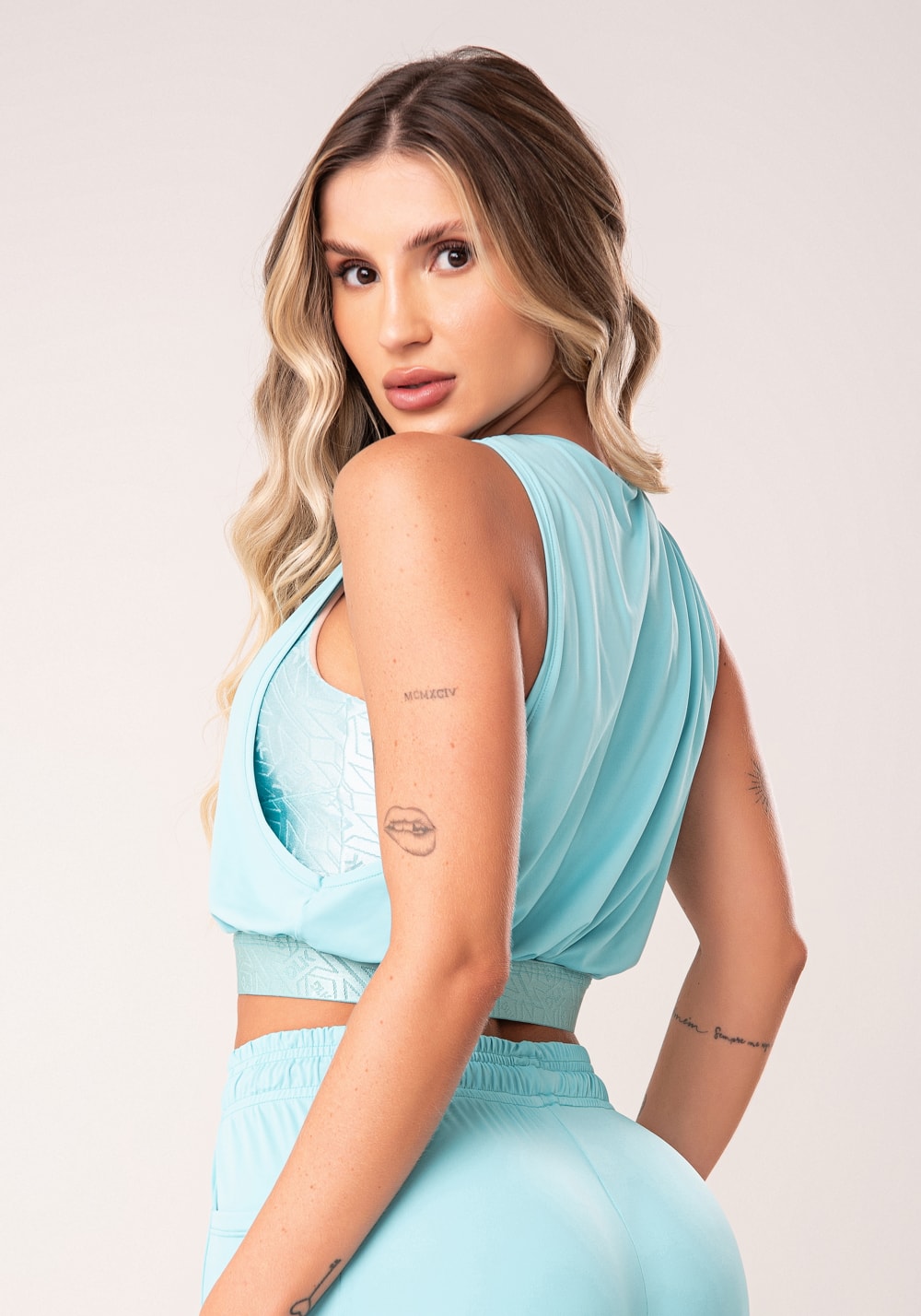 Cropped verde maxi cava com elástico flow