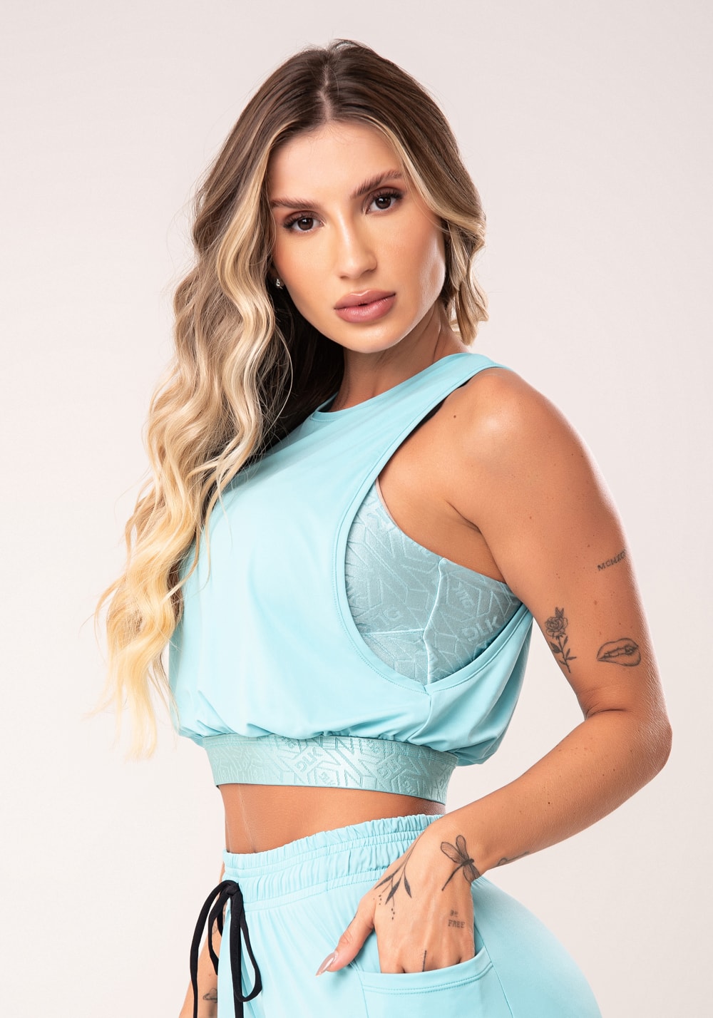 Cropped verde maxi cava com elástico flow
