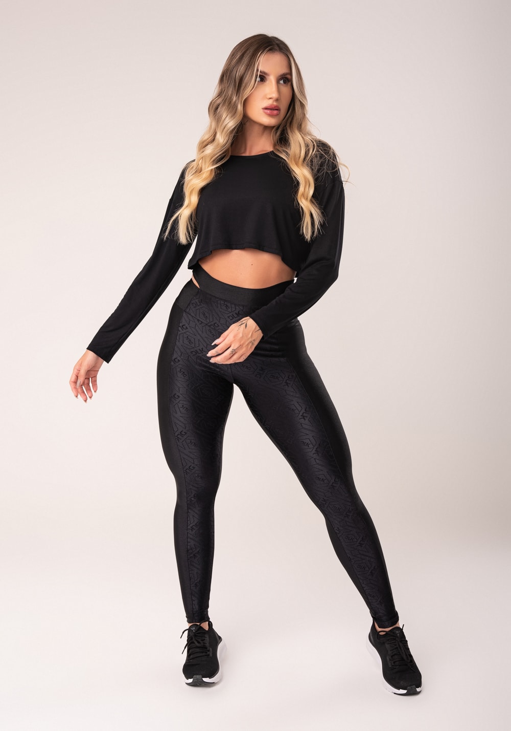 Cropped preto manga longa flow