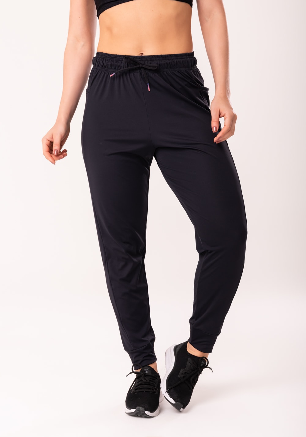 Calça jogger feminina preto com bolso flow
