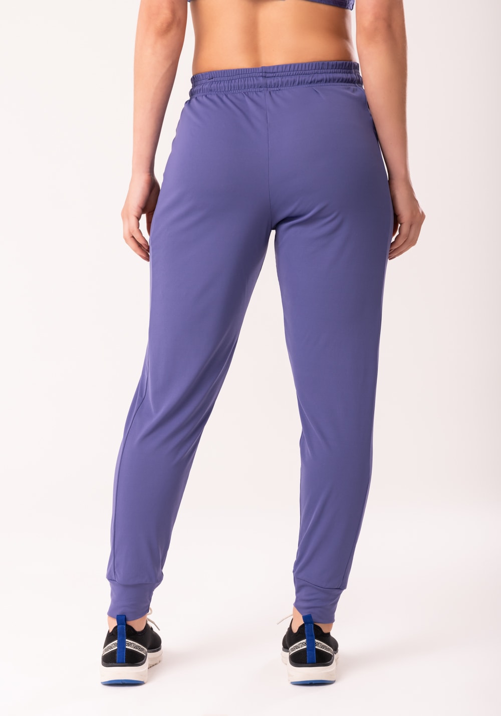 Calça jogger feminina azul com bolso flow