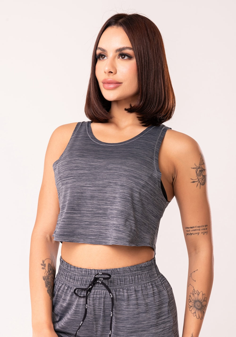 Cropped feminino grafite