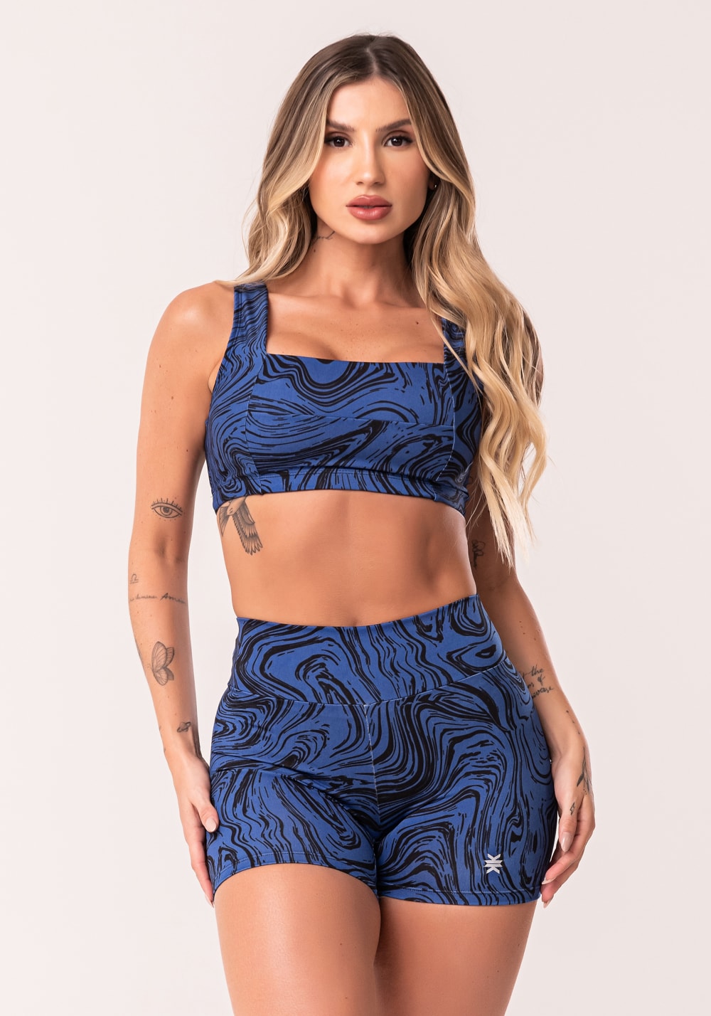 Conjunto fitness feminino azul top e short estampa abstract duo euphoria