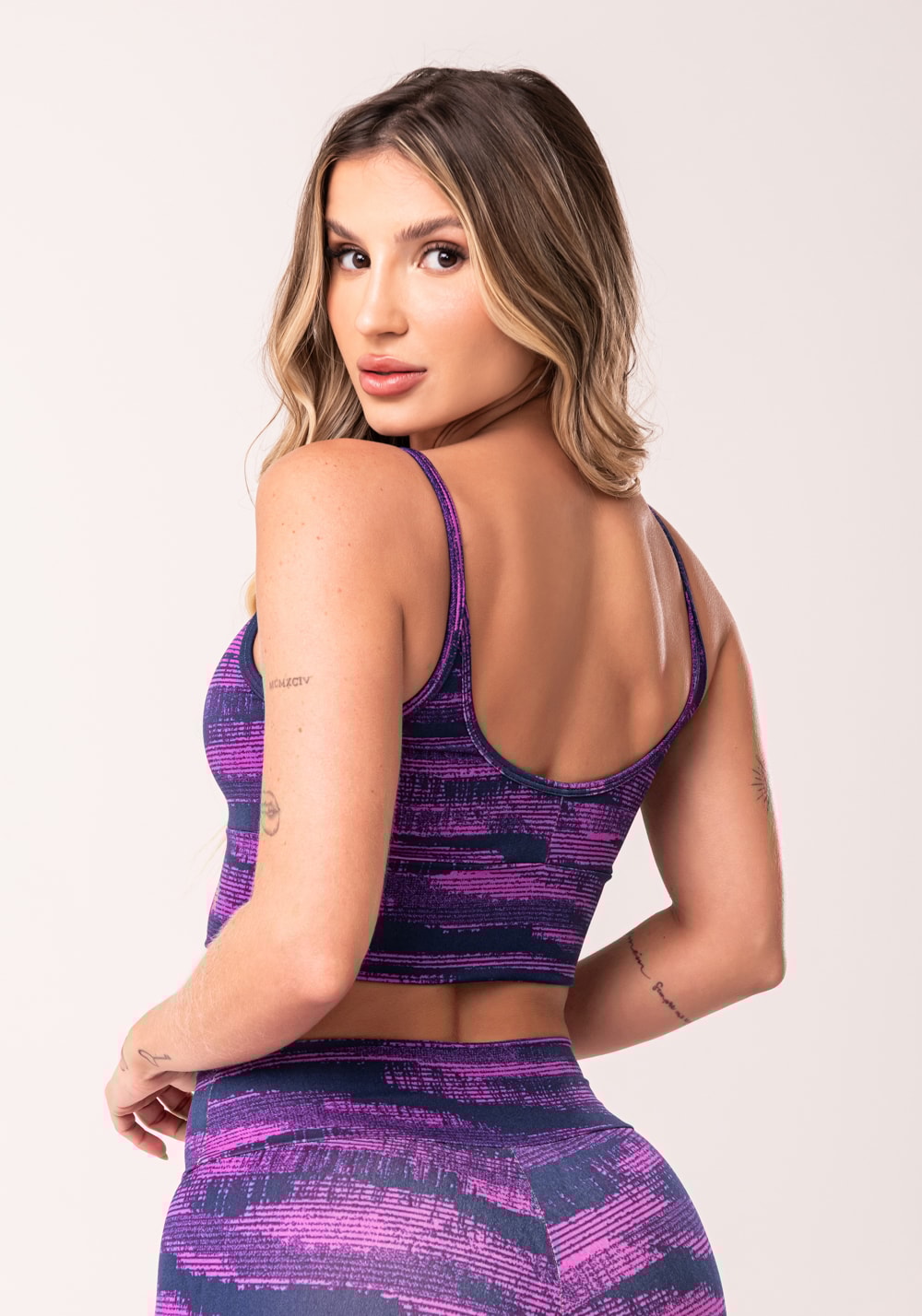 Top fitness feminino pink com bojo estampado disruption euphoria