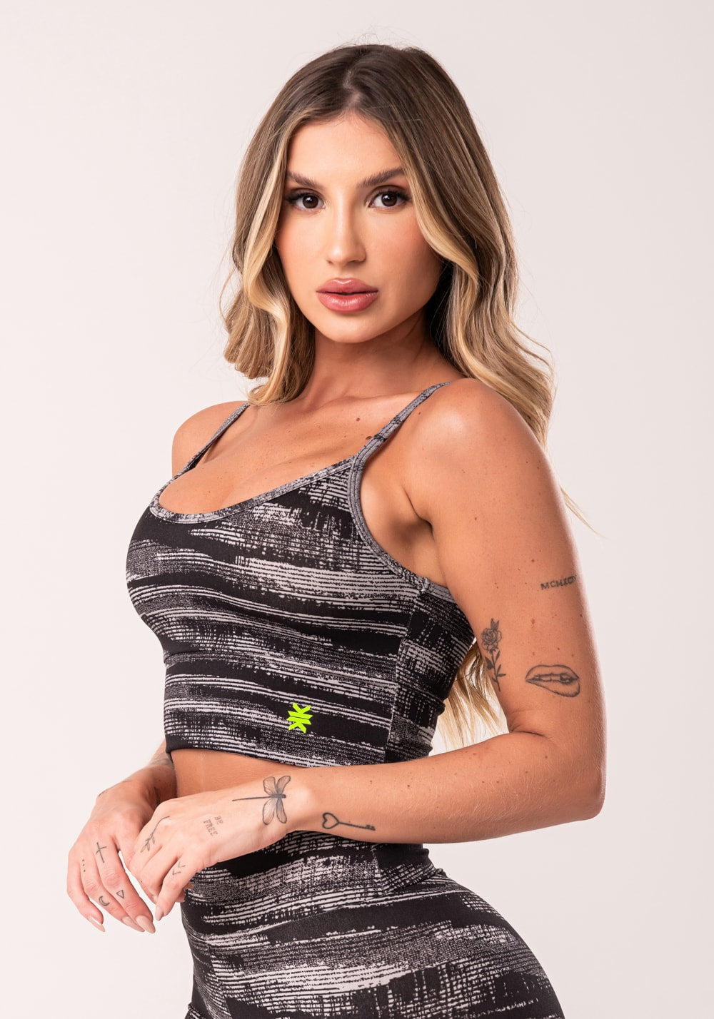 Top fitness feminino cinza com bojo estampado disruption euphoria