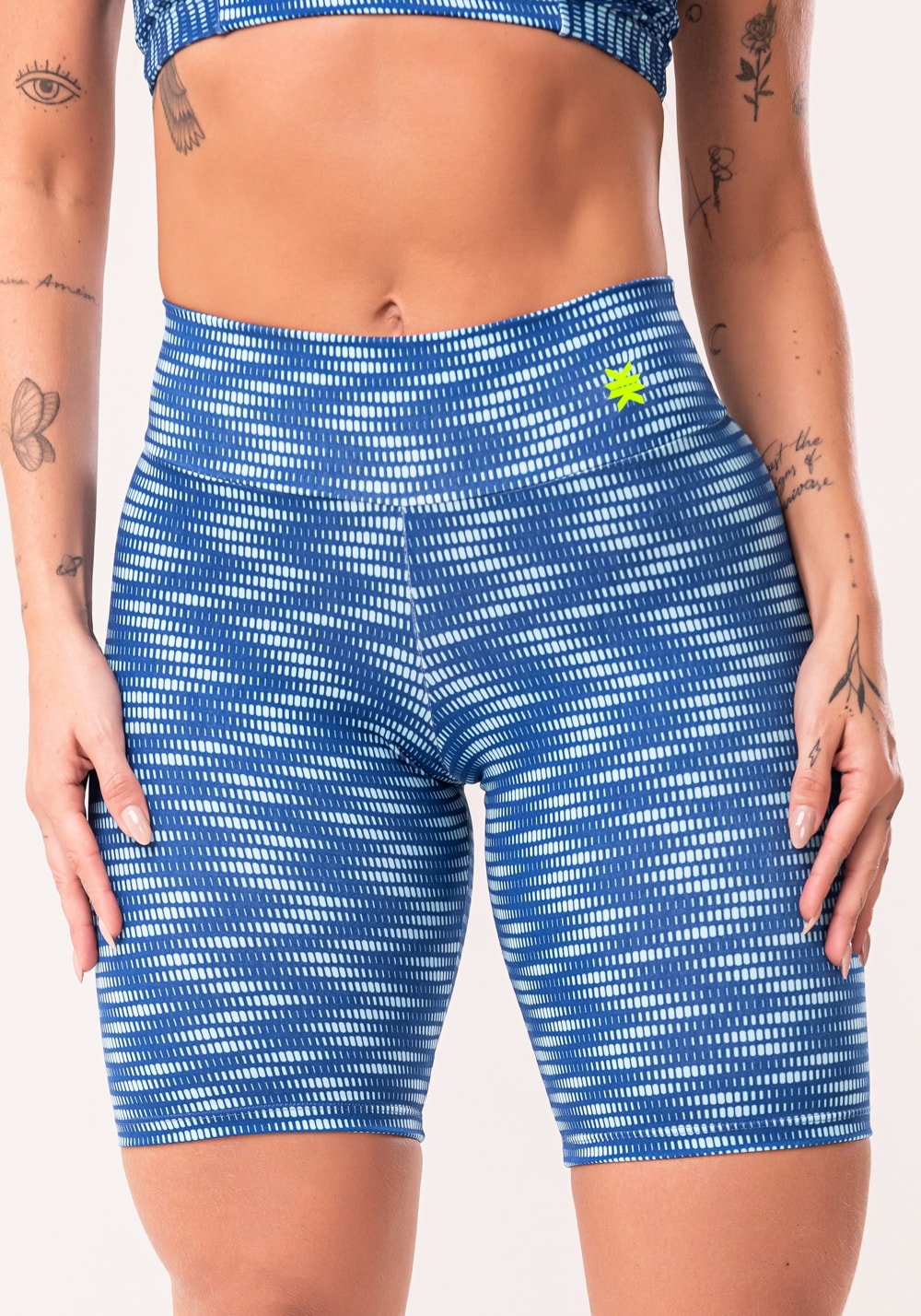 Bermuda fitness feminina azul estampada zig zag waves euphoria