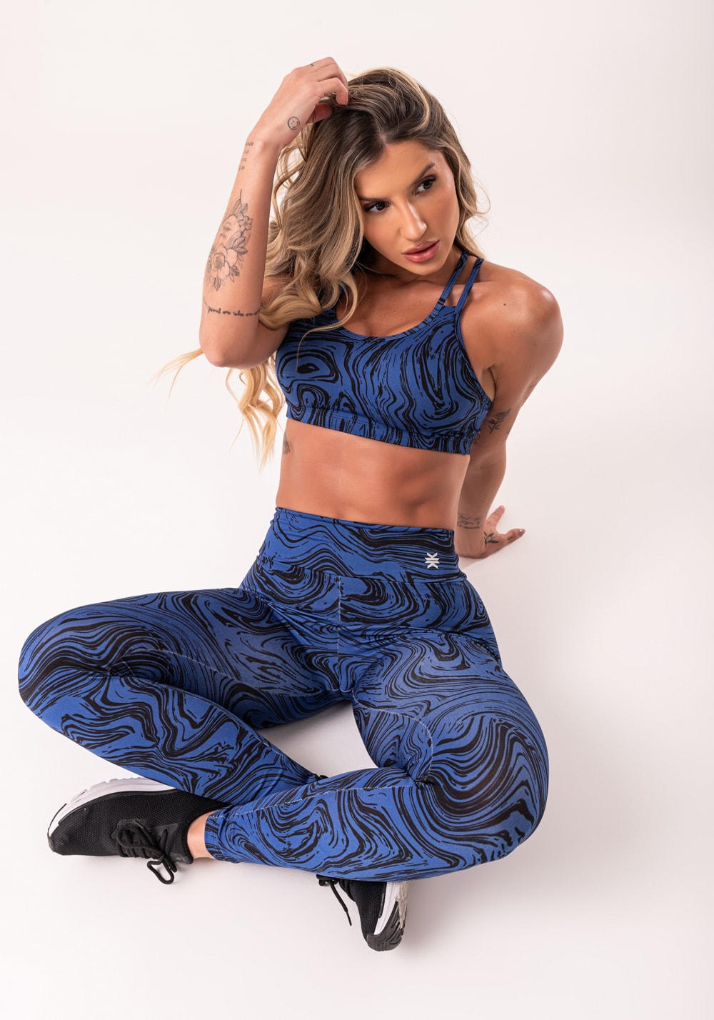 Top fitness feminino azul com alça dupla estampado abstract duo euphoria
