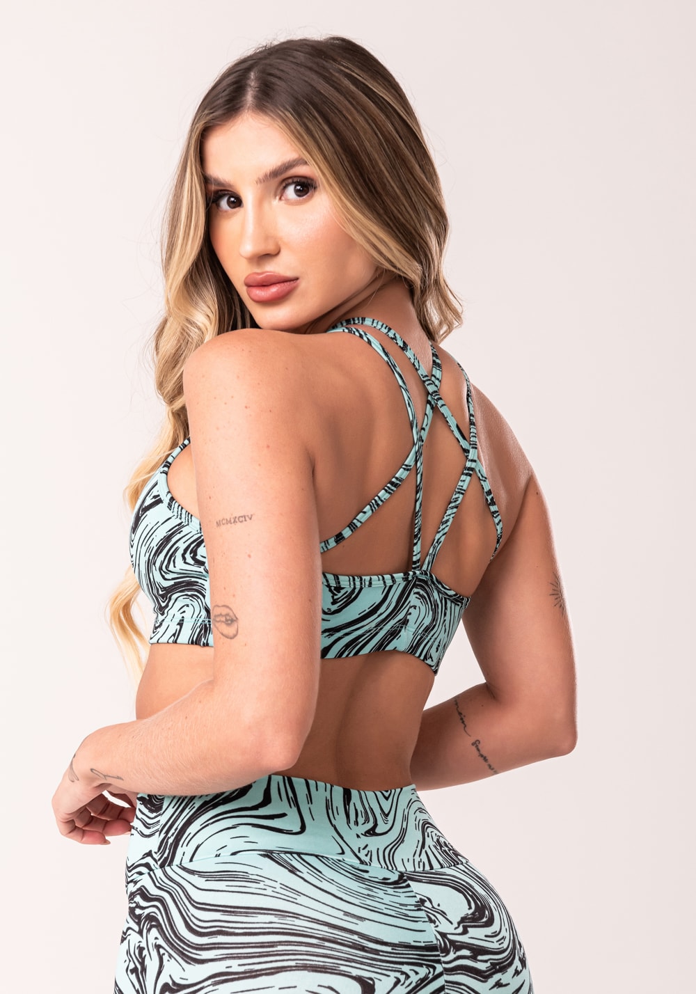 Top fitness feminino verde com alça dupla estampado abstract duo euphoria
