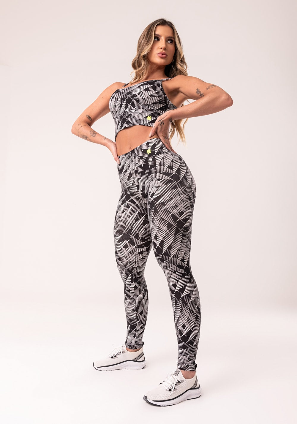 Legging fitness feminina cinza estampada abstract lines euphoria