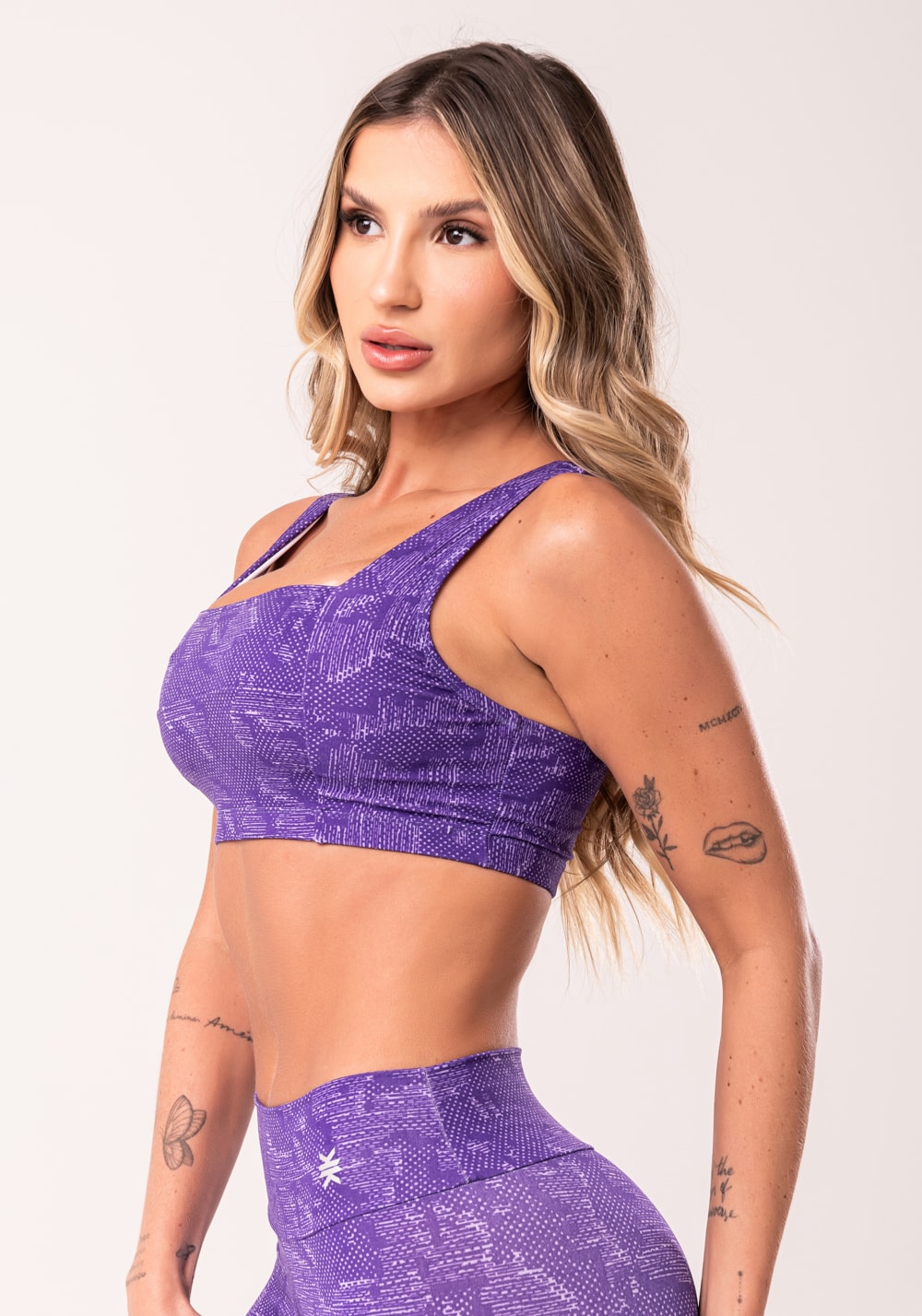 Top fitness feminino lilás decote reto estampado camouflage euphoria