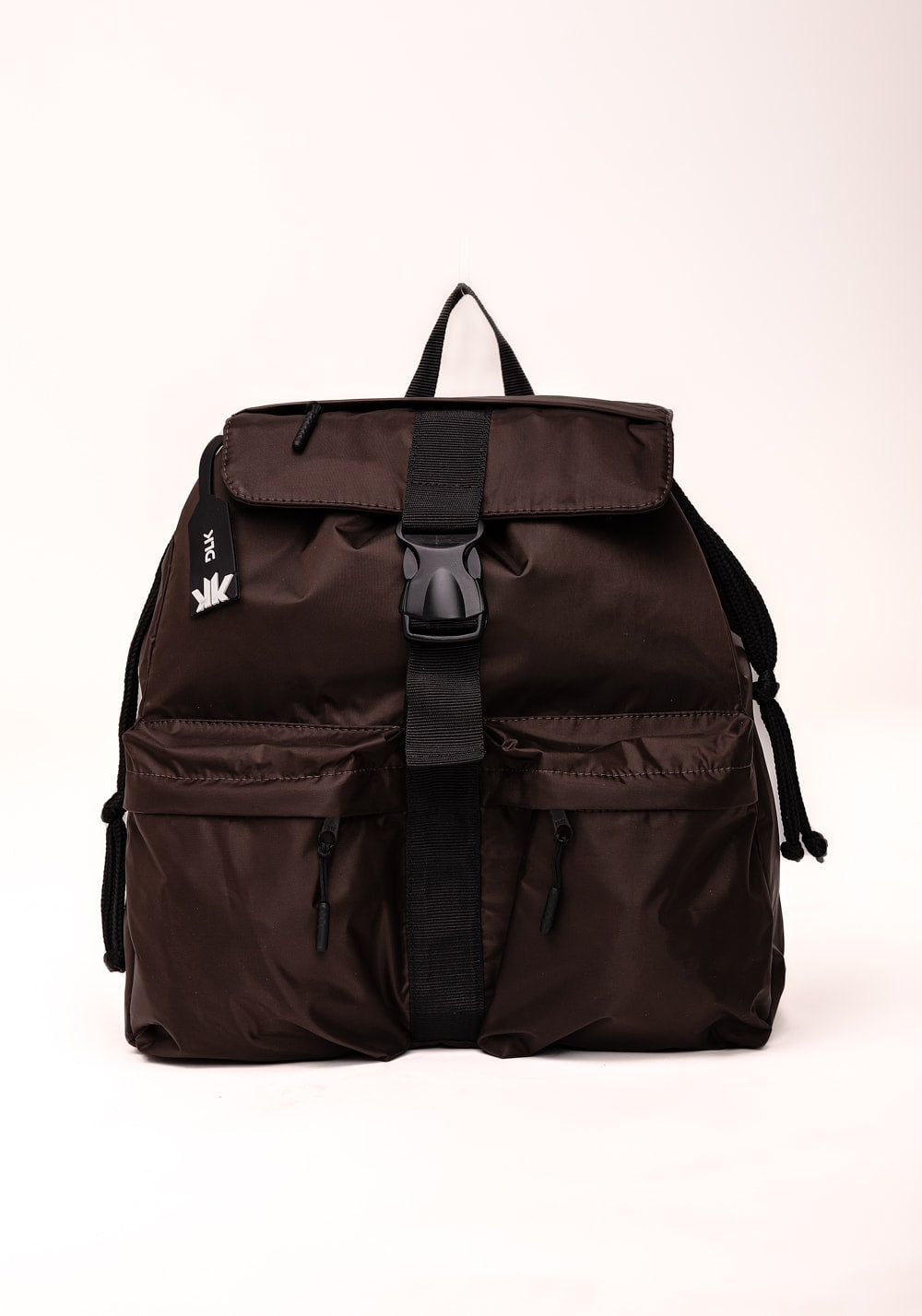 Mochila feminina marrom com bolsos