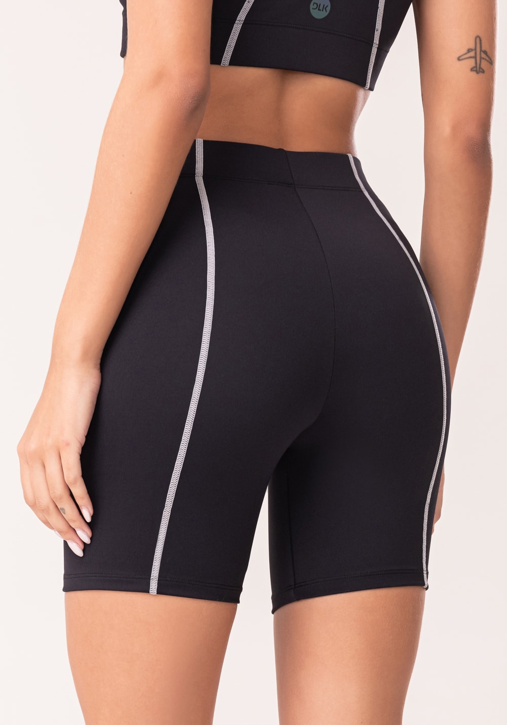 Bermuda fitness feminina preto com pesponto oasis