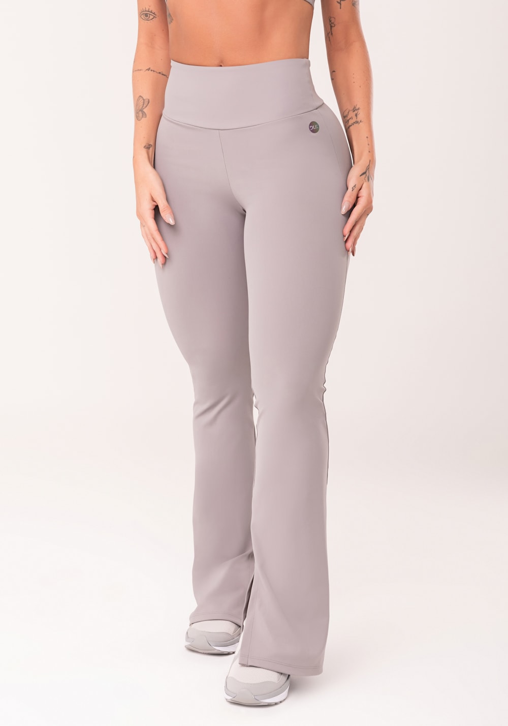 Calça flare feminina cinza com fenda oasis