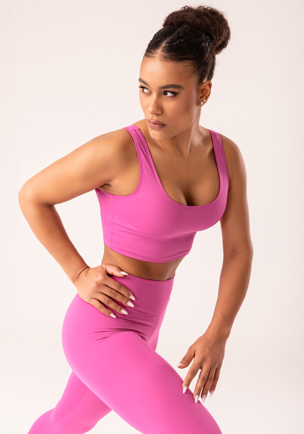 Top cropped fitness feminino rosa com recortes oasis