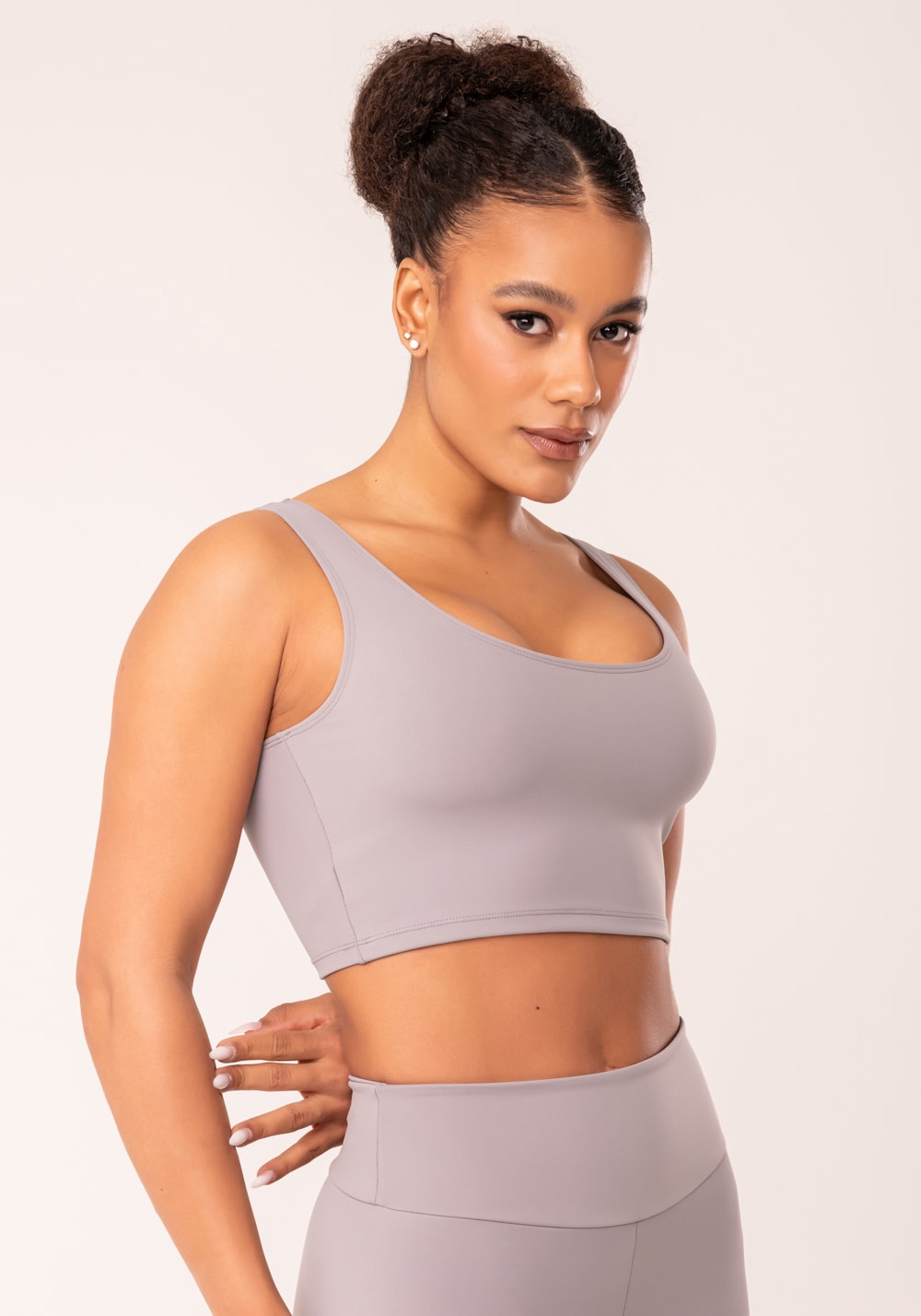 Top cropped fitness feminino cinza com recortes oasis