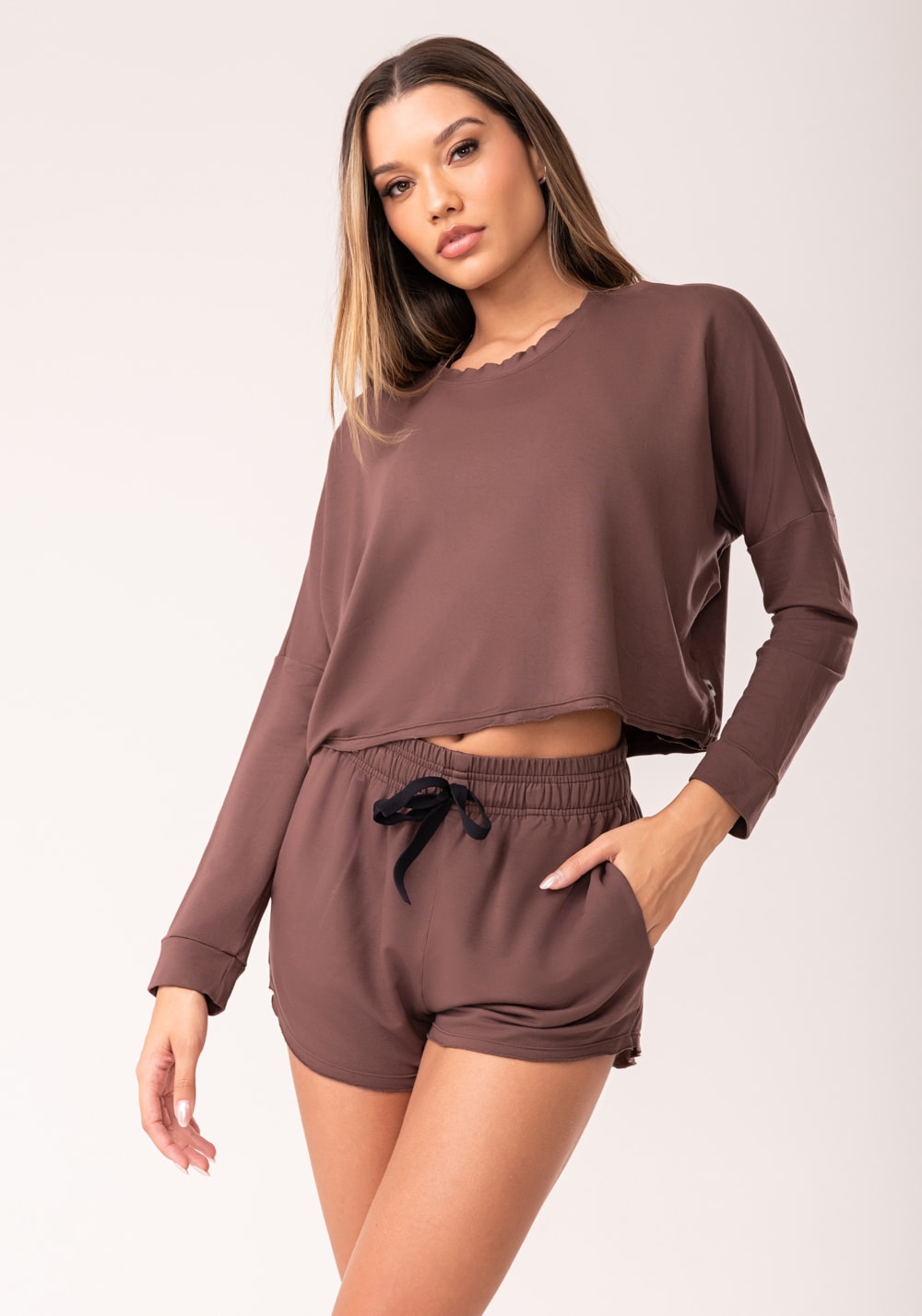 Cropped feminino moletinho marrom manga longa oasis