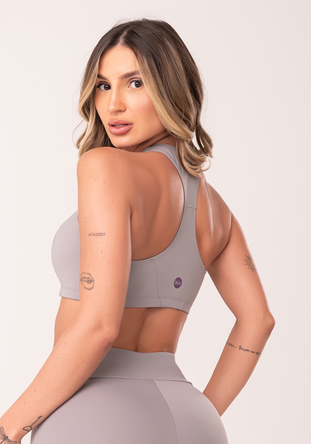 Top fitness feminino nadador cinza com recortes oasis