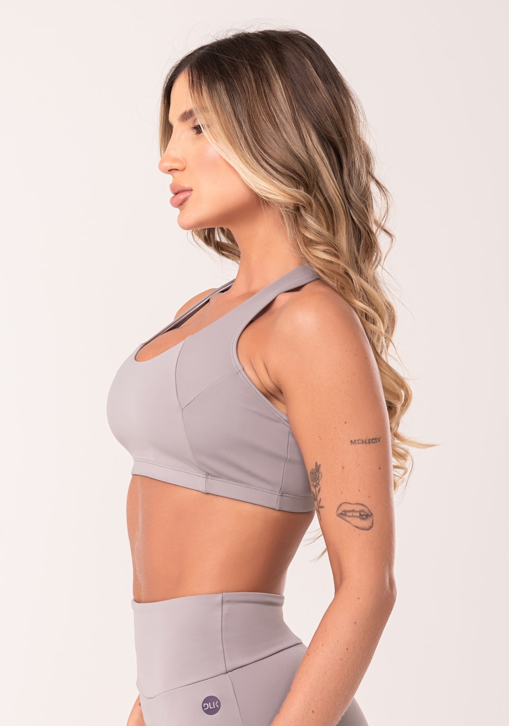 Top fitness feminino nadador cinza com recortes oasis