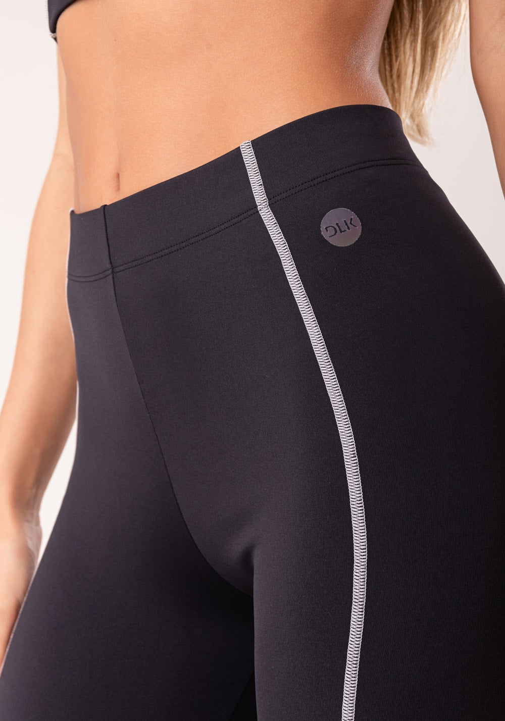 Legging fitness feminina preto com pesponto oasis