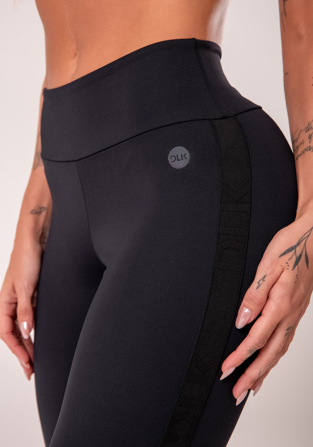 Legging fitness feminina preto com elástico lateral oasis