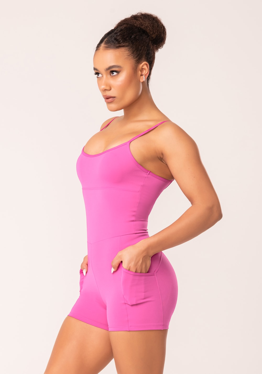 Macaquinho fitness feminino rosa com bolsos oasis