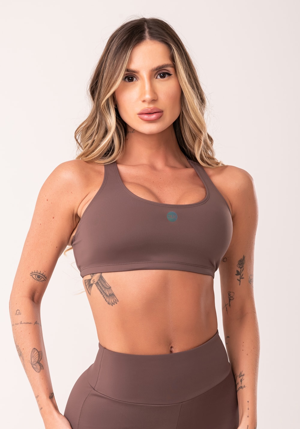 Top fitness feminino marrom com bojo e alças reguláveis oasis