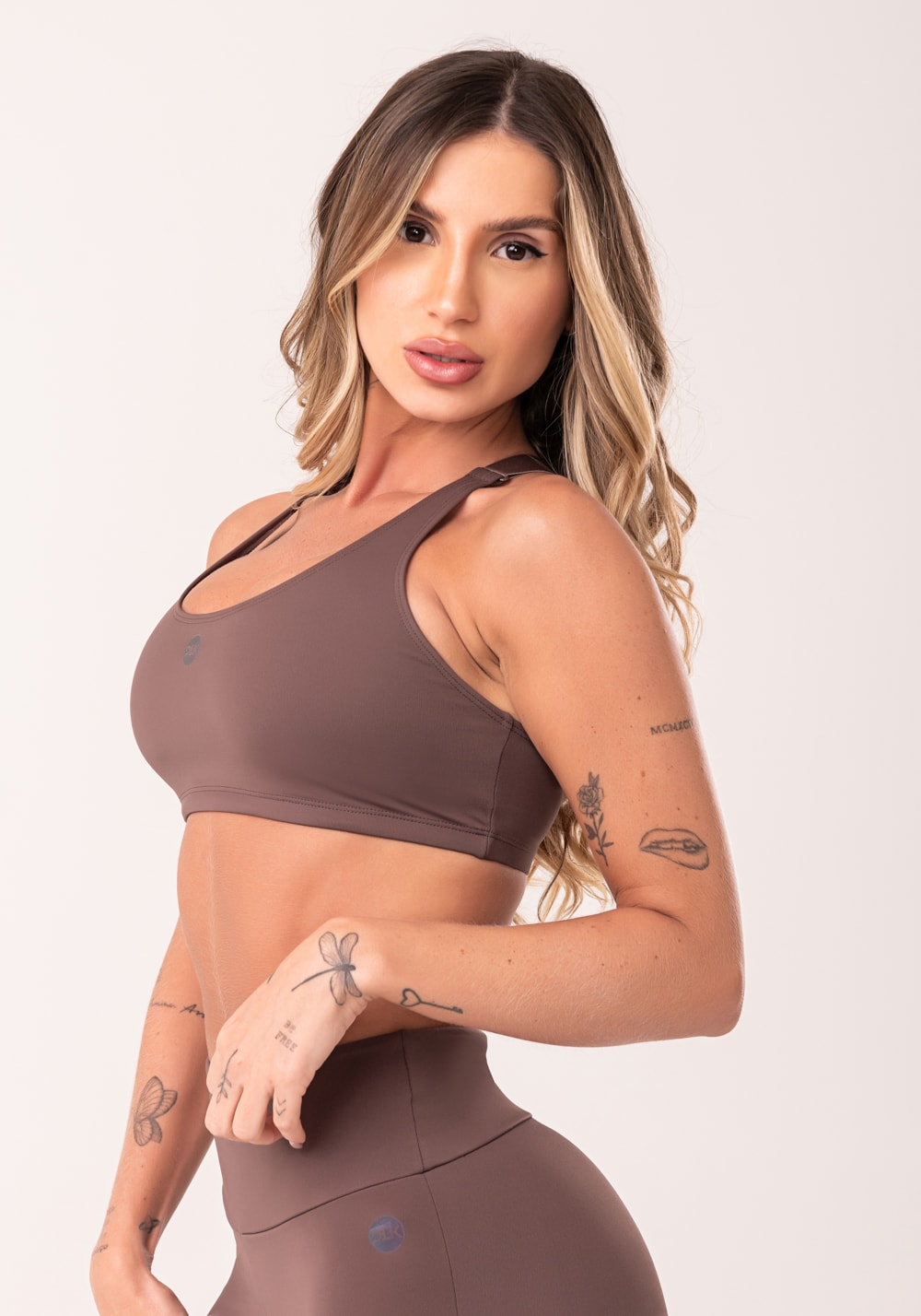 Top fitness feminino marrom com bojo e alças reguláveis oasis