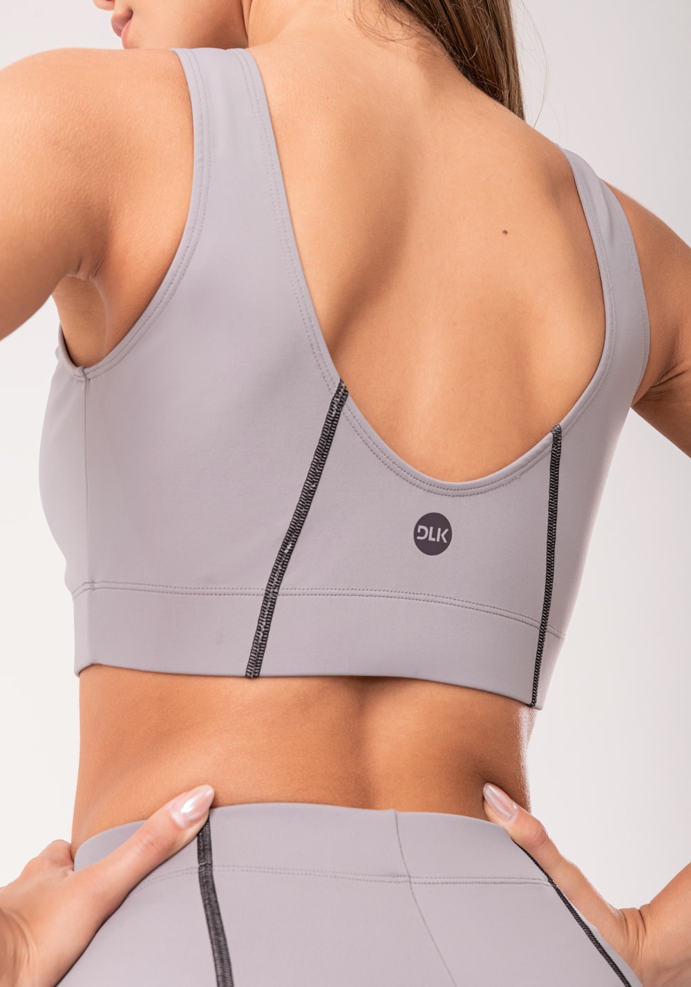 Top fitness feminino cinza com pesponto oasis