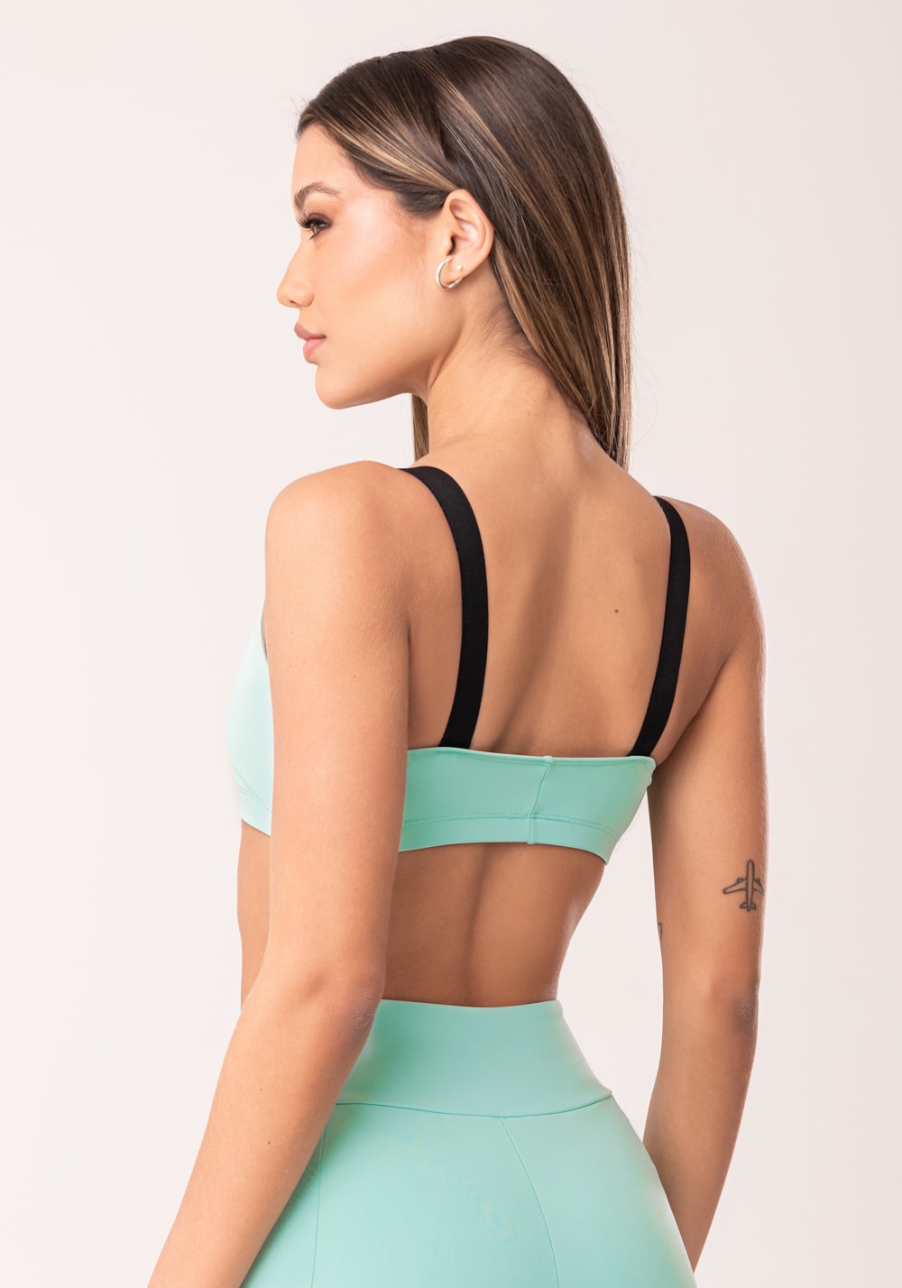 Top fitness feminino verde com alças de elástico oasis