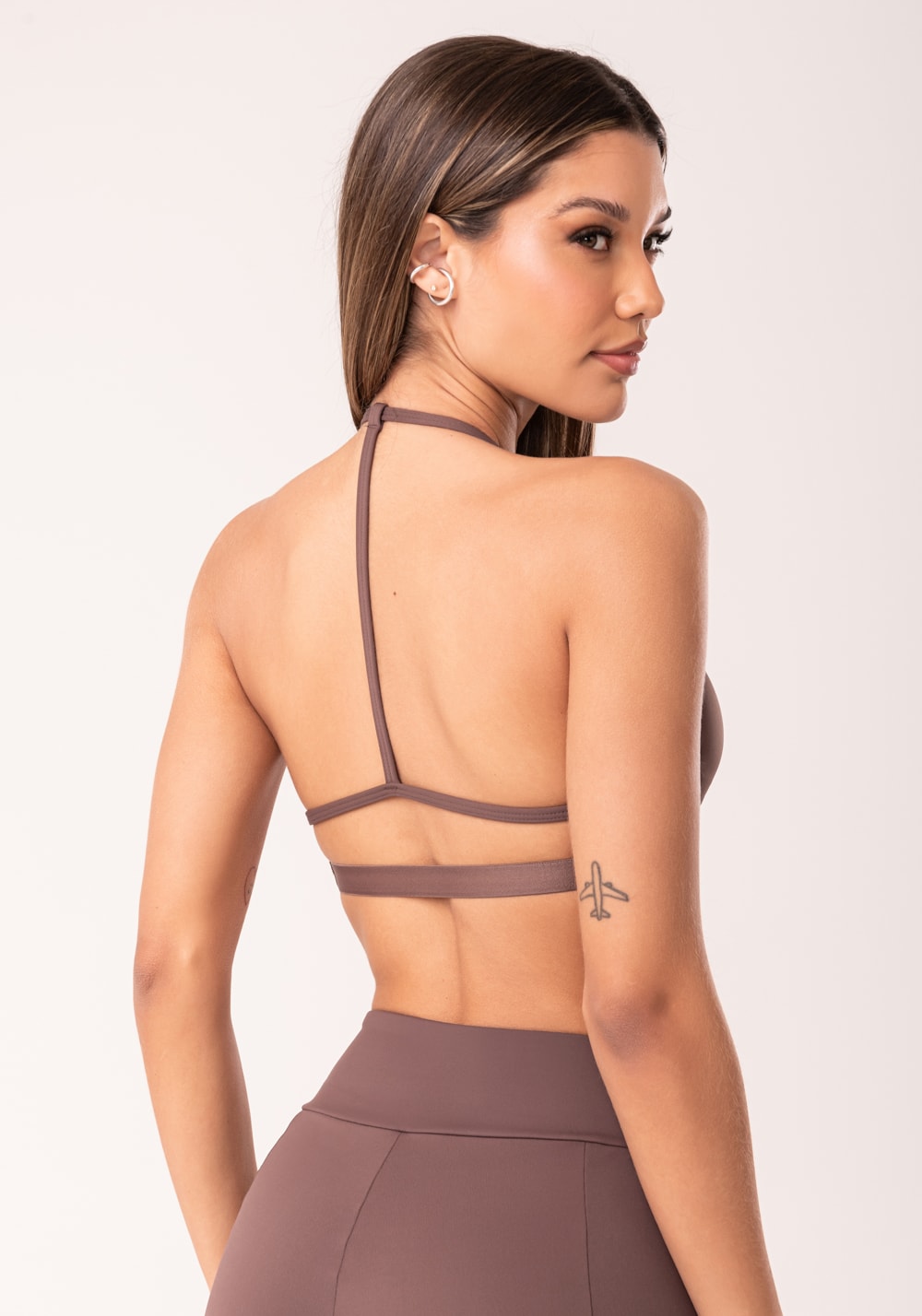 Top fitness feminino marrom com bojo e alças finas oasis