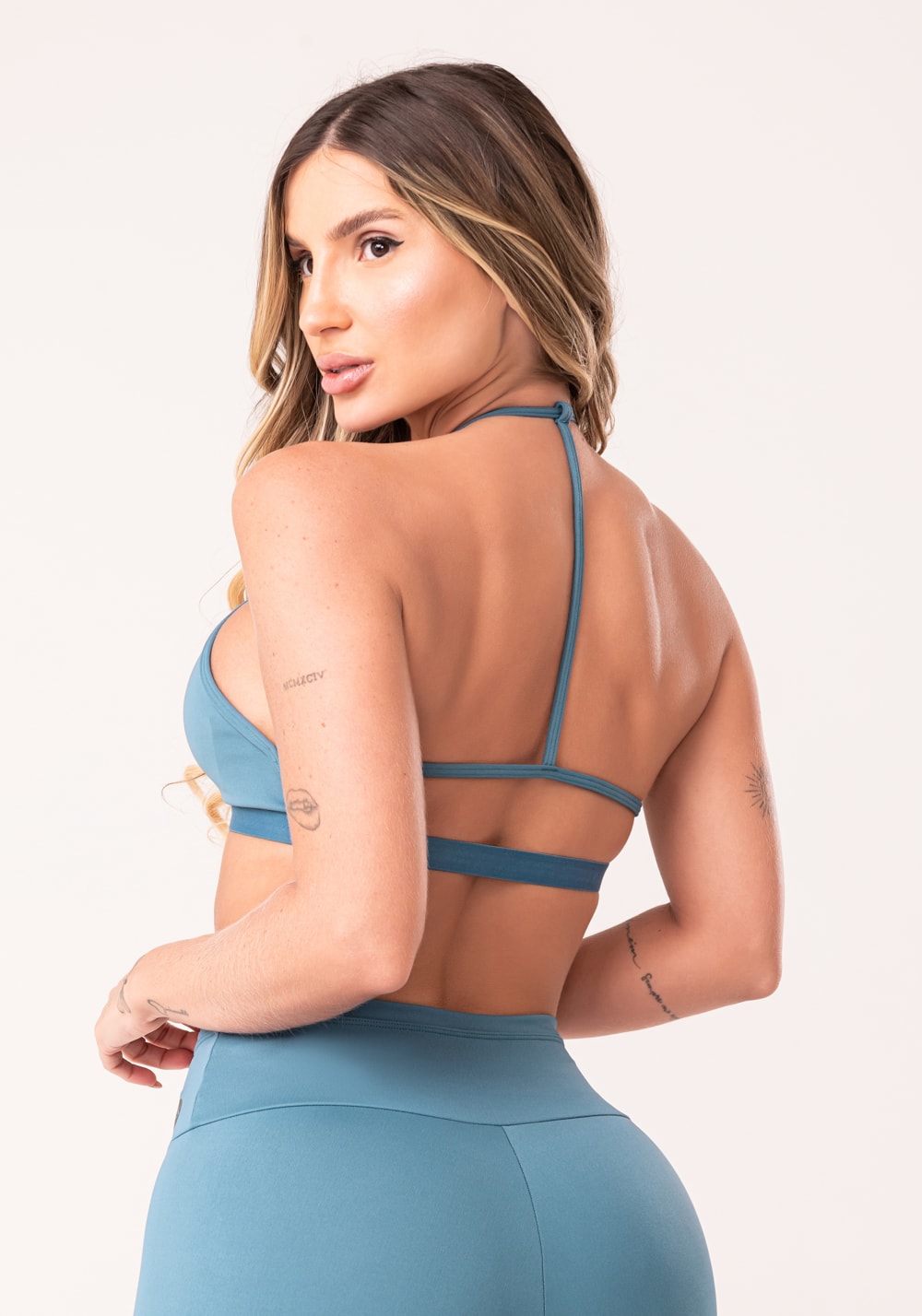 Top fitness feminino azul com bojo e alças finas oasis